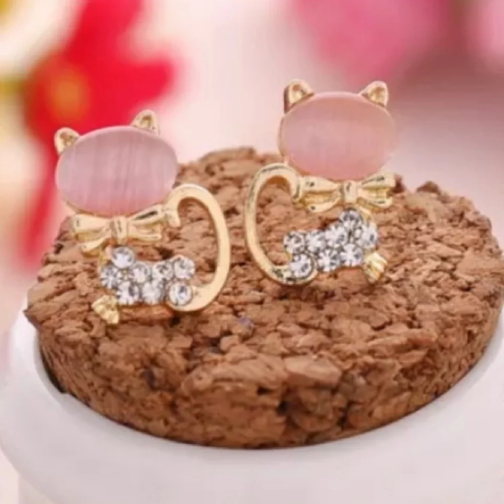 NWT Cats Eye Pink Opal & CZ Crystal Post Pierced Dainty Cat Earrings Stud